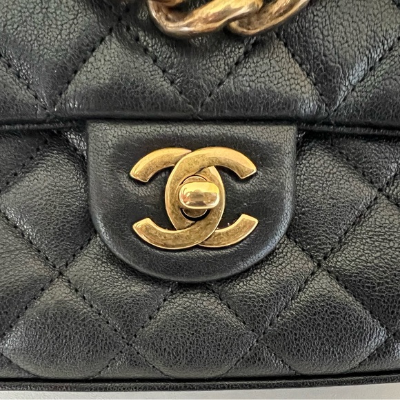 Chanel Mini Trapezio - Picture 10 of 10